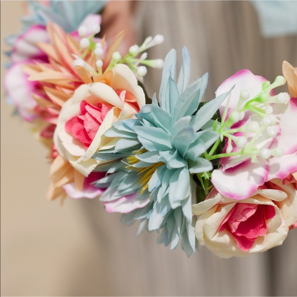 Flower crowns - Picture 2 of 6